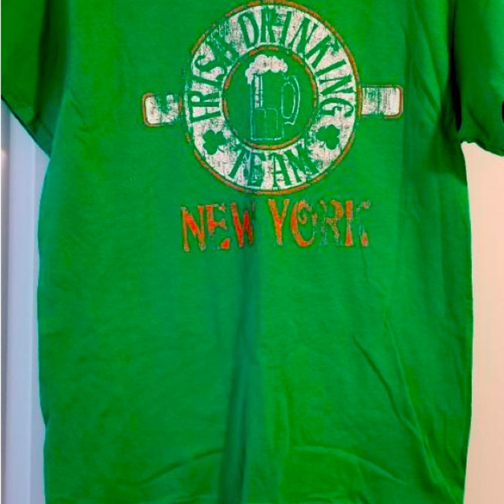men’s t shirt medium Irish Drinking Team New York Hibernian St Patrick’s Day